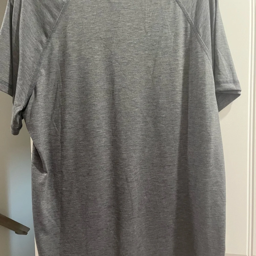 NWT Women’s Tee Shirt Size XL - Picture 2 of 4